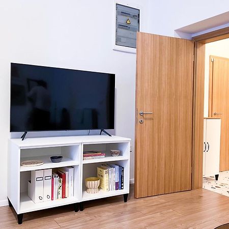 Aumetz Square Apartment Idrija Eksteriør bilde