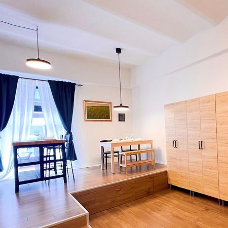 Aumetz Square Apartment Idrija Eksteriør bilde